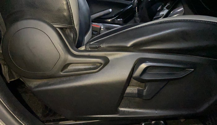 2022 Tata NEXON XZ PLUS PETROL DARK EDITION, Petrol, Manual, 40,079 km, Driver Side Adjustment Panel