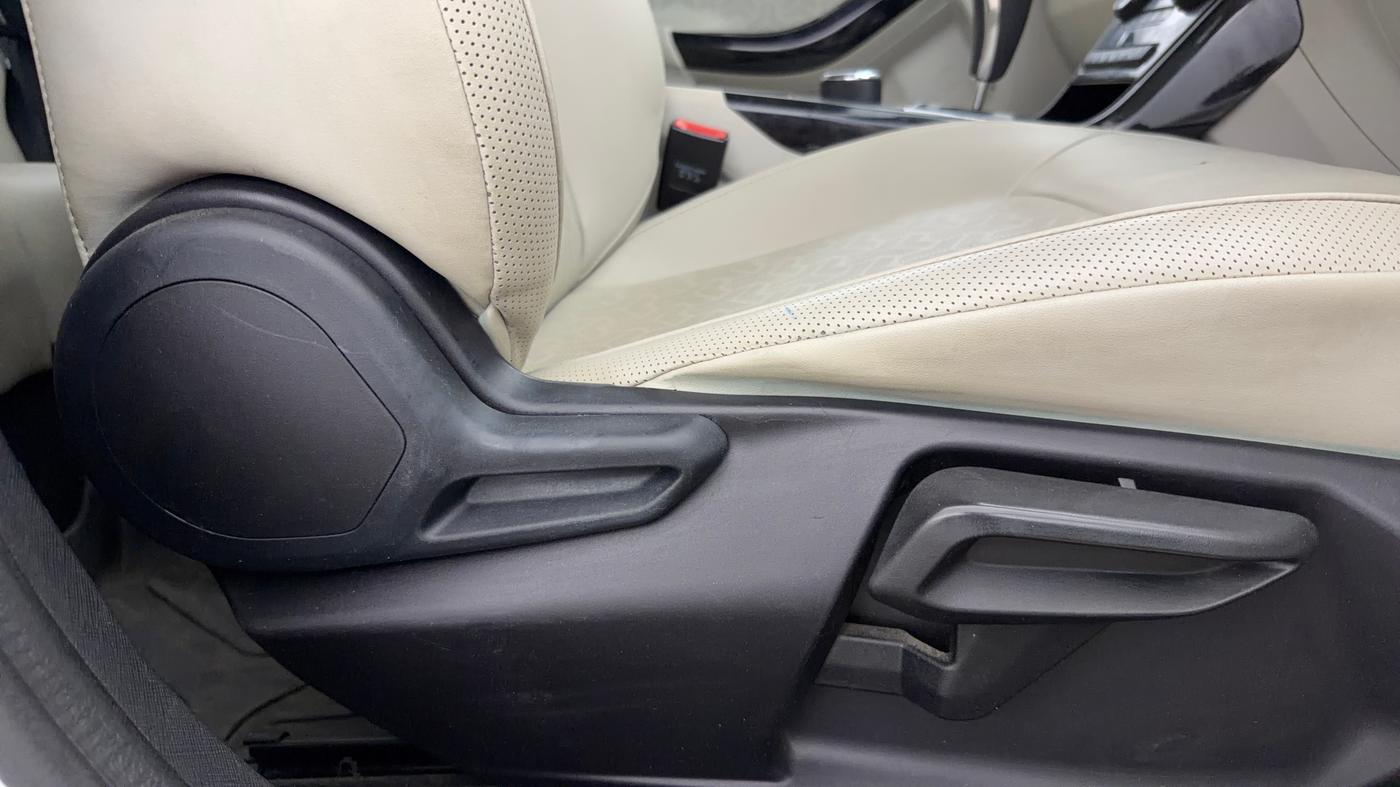 2022 Tata NEXON XZA PLUS (L), Petrol, Automatic, 60,012 km, Driver Side Adjustment Panel