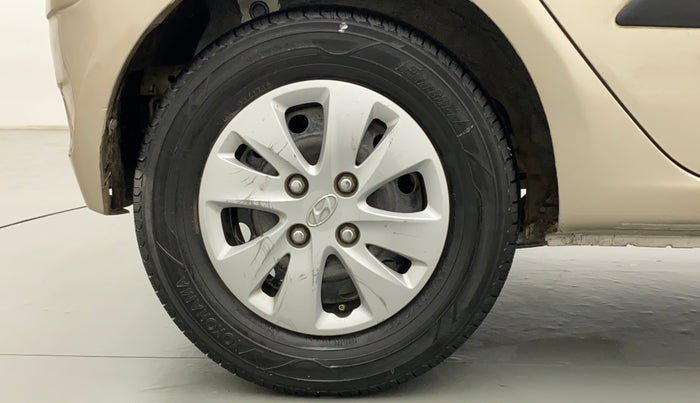 2011 Hyundai i10 MAGNA 1.2, Petrol, Manual, 1,04,145 km, Right Rear Wheel