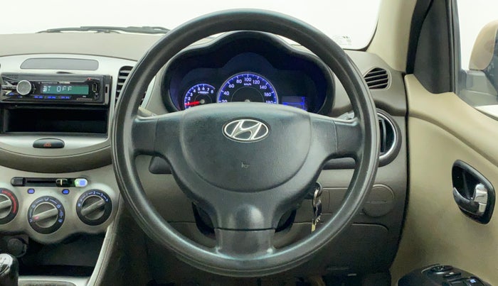 2011 Hyundai i10 MAGNA 1.2, Petrol, Manual, 1,04,145 km, Steering Wheel Close Up