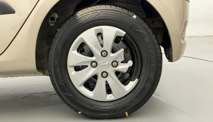 2011 Hyundai i10 MAGNA 1.2, Petrol, Manual, 1,04,145 km, Left Rear Wheel