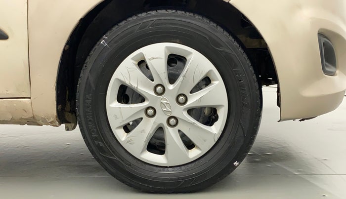 2011 Hyundai i10 MAGNA 1.2, Petrol, Manual, 1,04,145 km, Right Front Wheel