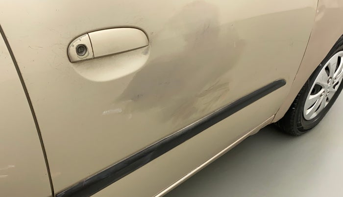 2011 Hyundai i10 MAGNA 1.2, Petrol, Manual, 1,04,145 km, Driver-side door - Slightly dented