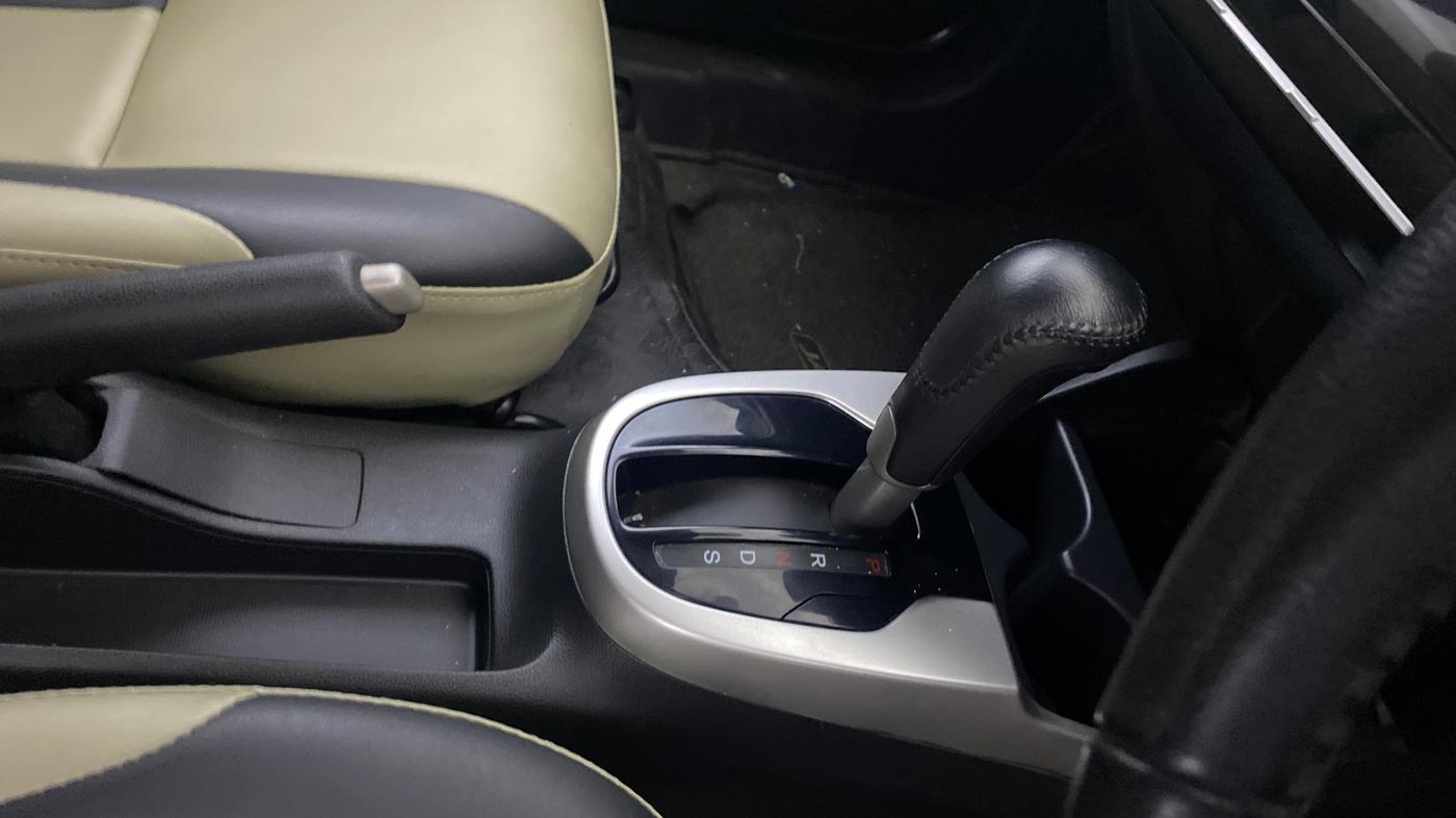 2017 Honda Jazz 1.2L I-VTEC V AT, Petrol, Automatic, 24,167 km, Gear Lever