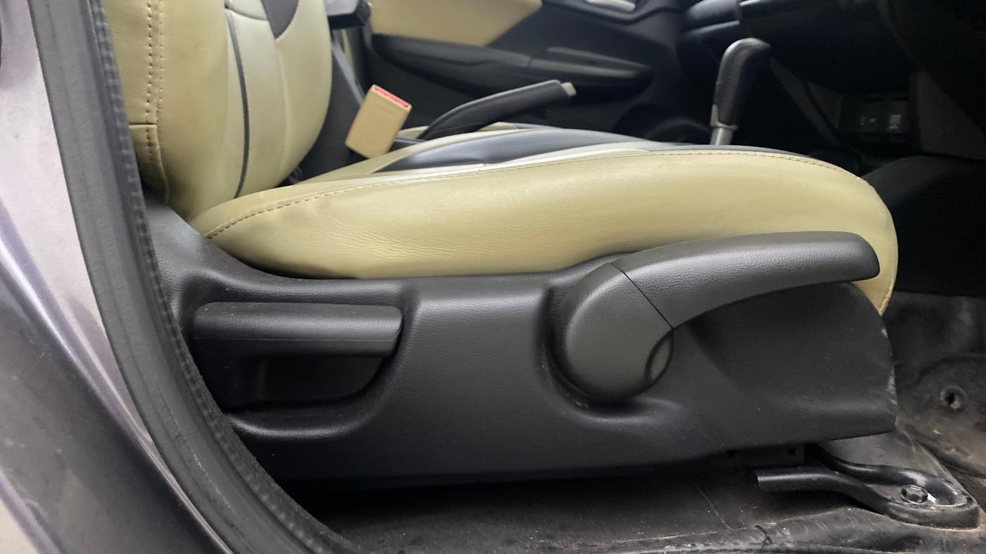 2017 Honda Jazz 1.2L I-VTEC V AT, Petrol, Automatic, 24,167 km, Driver Side Adjustment Panel