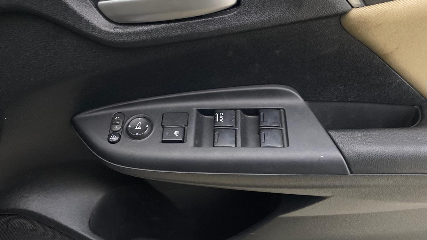 2017 Honda Jazz 1.2L I-VTEC V AT, Petrol, Automatic, 24,167 km, Driver Side Door Panels Control