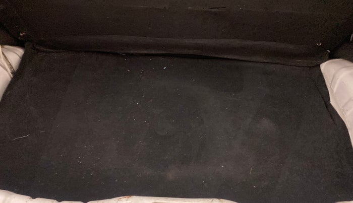 2013 Hyundai Eon MAGNA +, Petrol, Manual, 59,756 km, Boot Inside