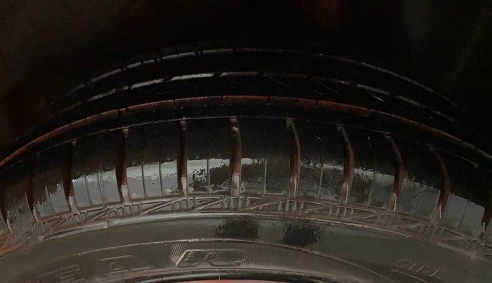 2020 Volkswagen Polo TRENDLINE 1.0L, Petrol, Manual, 33,634 km, Left Rear Tyre Tread