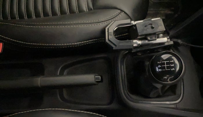 2020 Volkswagen Polo TRENDLINE 1.0L, Petrol, Manual, 33,634 km, Gear Lever