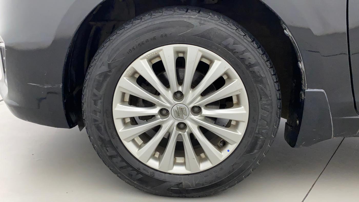 2015 Maruti Ciaz ZXI, Petrol, Manual, 1,16,424 km, Left Front Wheel