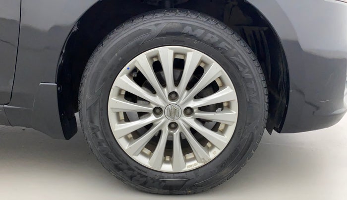 2015 Maruti Ciaz ZXI, Petrol, Manual, 1,16,424 km, Right Front Wheel