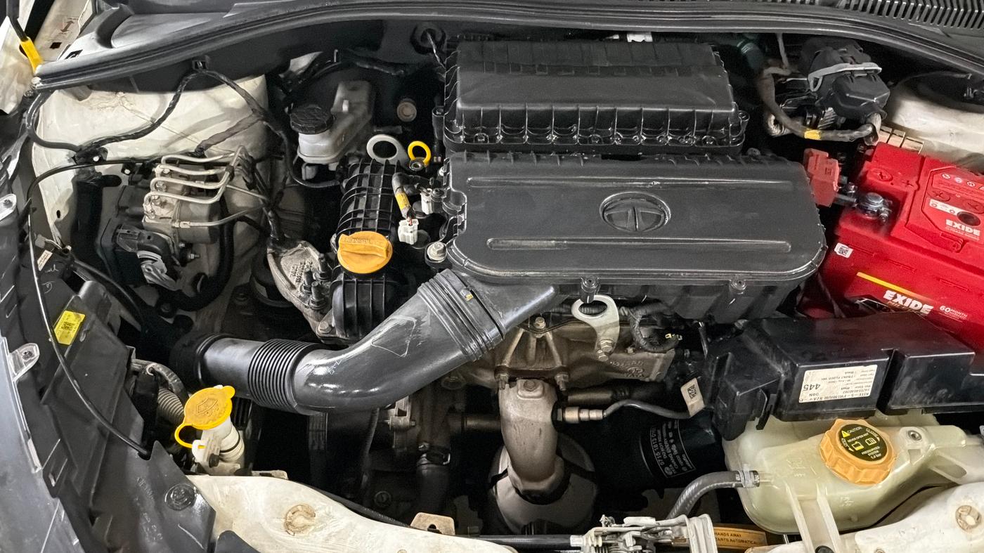 2022 Tata TIGOR XZA PLUS PETROL, Petrol, Automatic, 31,815 km, Engine View - Right