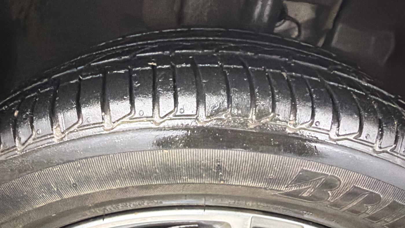 2022 Tata TIGOR XZA PLUS PETROL, Petrol, Automatic, 31,815 km, Right Front Tyre Tread