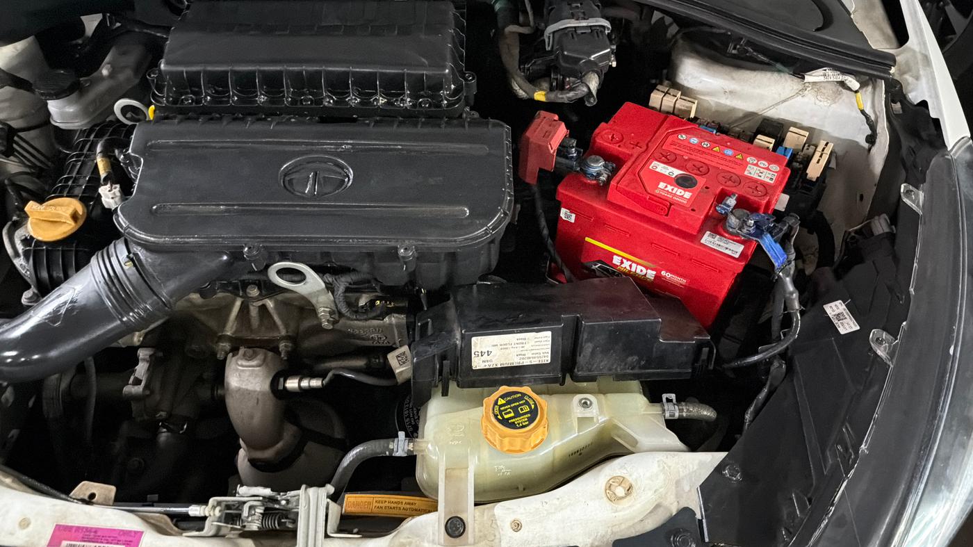 2022 Tata TIGOR XZA PLUS PETROL, Petrol, Automatic, 31,815 km, Engine View - Left