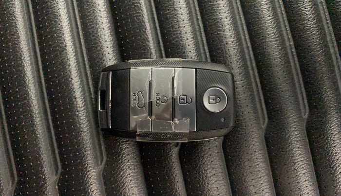 2023 KIA SONET GTX PLUS 1.5 AT, Diesel, Automatic, 46,042 km, Key Close Up