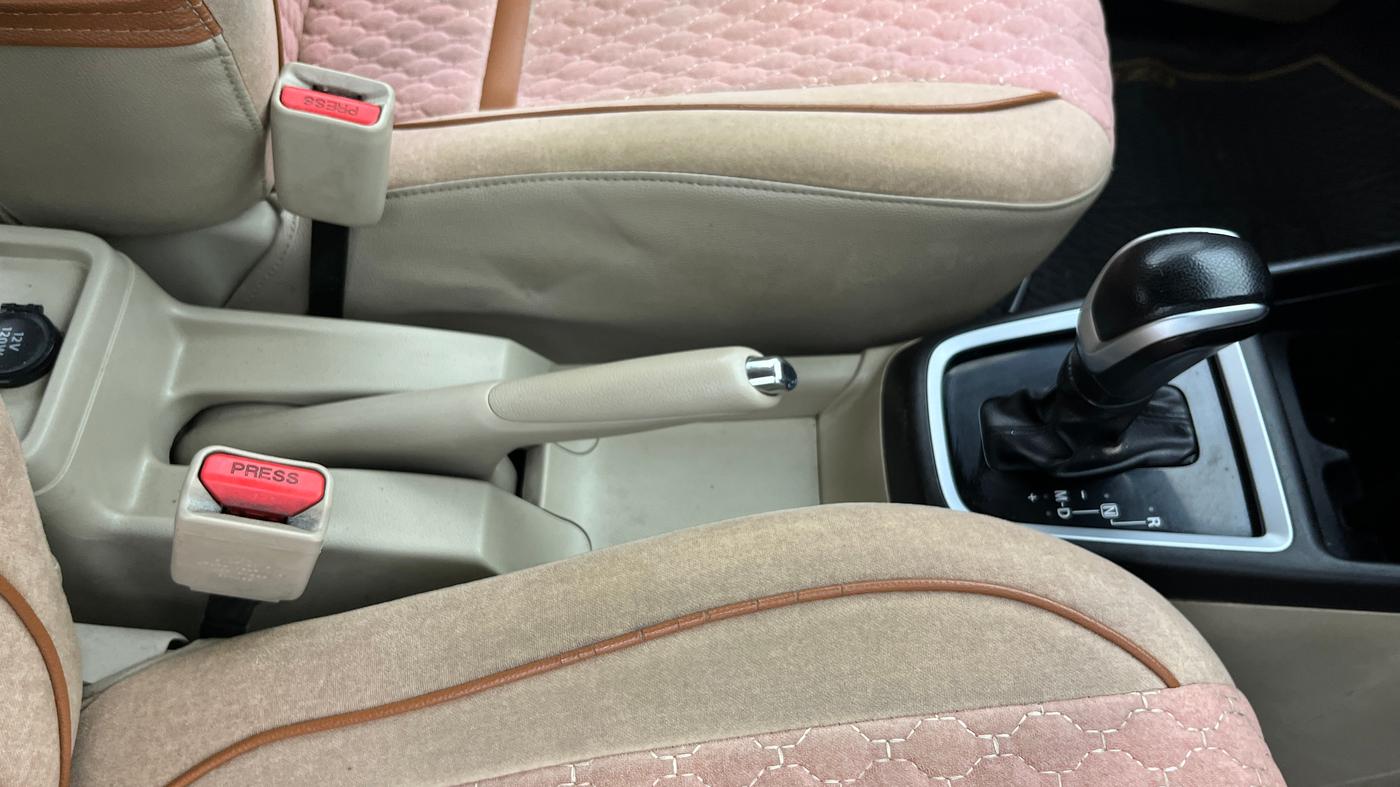 2019 Maruti Dzire VXI AMT, Petrol, Automatic, 78,524 km, Gear Lever