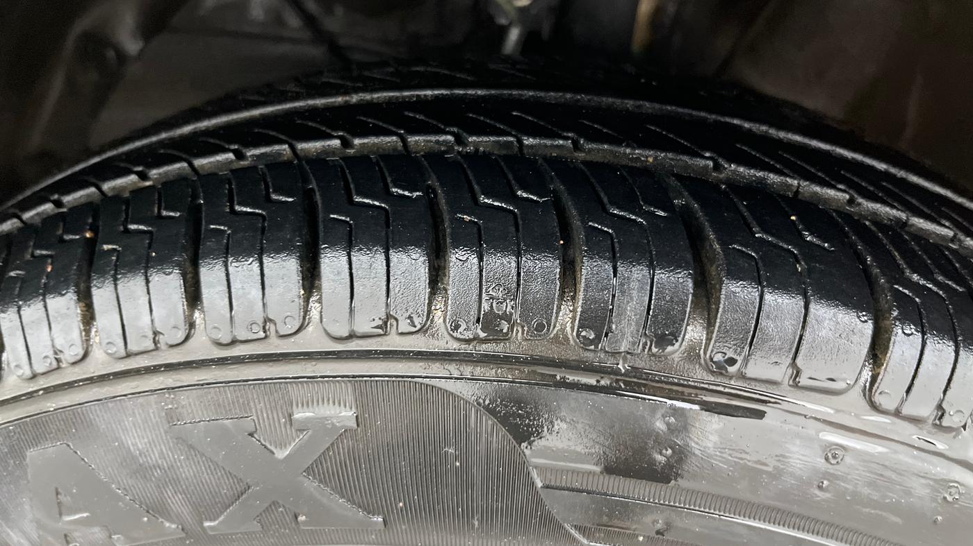 2019 Maruti Dzire VXI AMT, Petrol, Automatic, 78,524 km, Left Front Tyre Tread