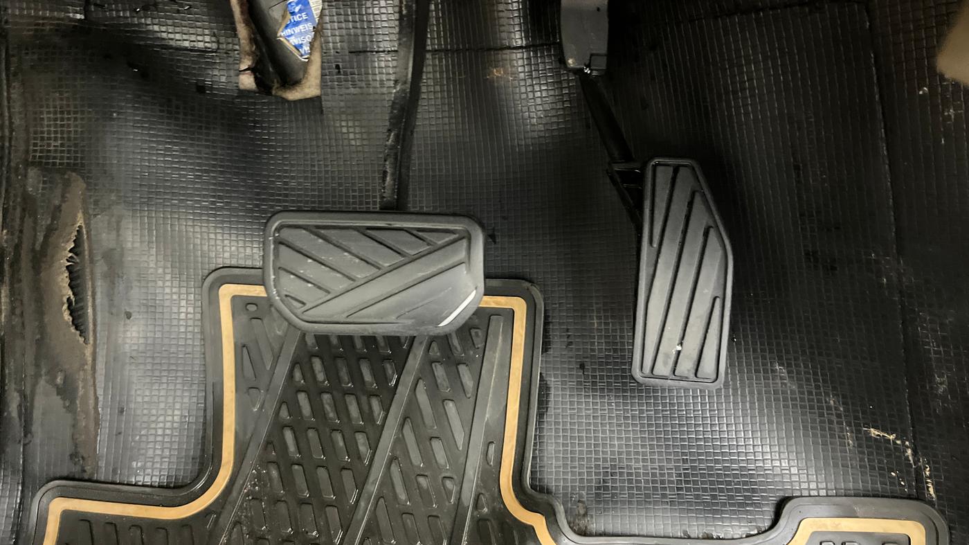2019 Maruti Dzire VXI AMT, Petrol, Automatic, 78,524 km, Pedals
