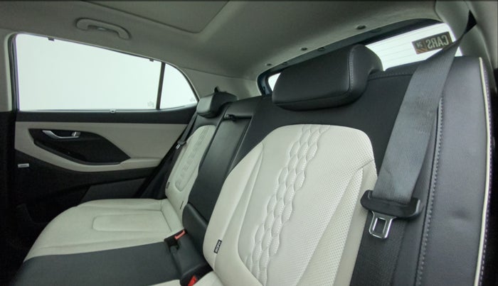2022 Hyundai Creta SX (O) 1.5 DIESEL, Diesel, Manual, 17,456 km, Right Side Rear Door Cabin