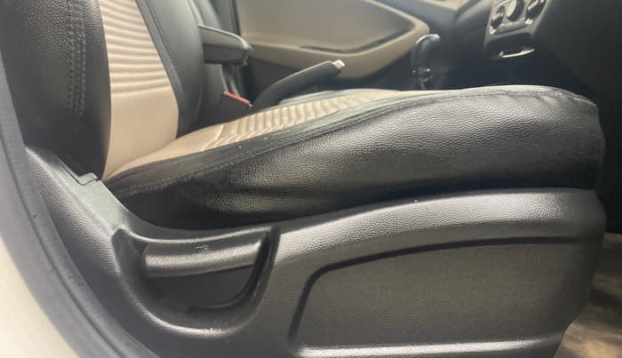 2014 Hyundai Elite i20 MAGNA 1.2, Petrol, Manual, 69,172 km, Driver Side Adjustment Panel