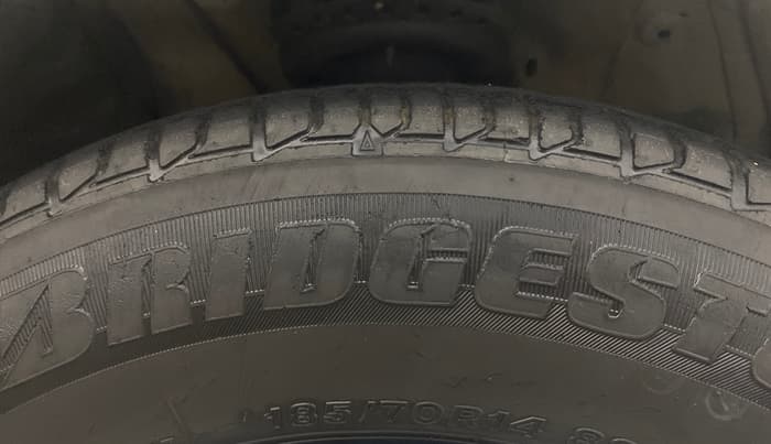 2014 Hyundai Elite i20 MAGNA 1.2, Petrol, Manual, 69,172 km, Right Front Tyre Tread