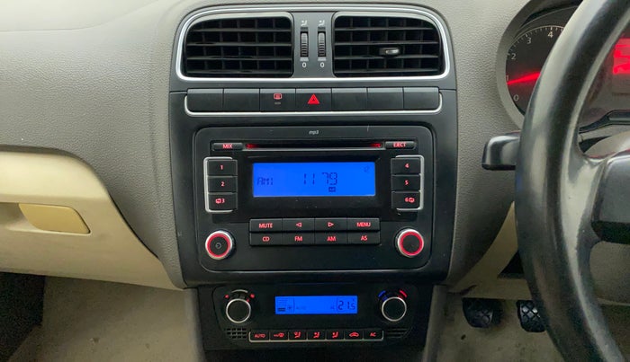 2011 Volkswagen Vento HIGHLINE 1.6 MPI, Petrol, Manual, 74,238 km, Air Conditioner