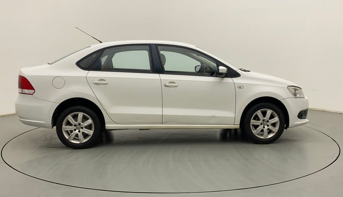 2011 Volkswagen Vento HIGHLINE 1.6 MPI, Petrol, Manual, 74,238 km, Right Side View