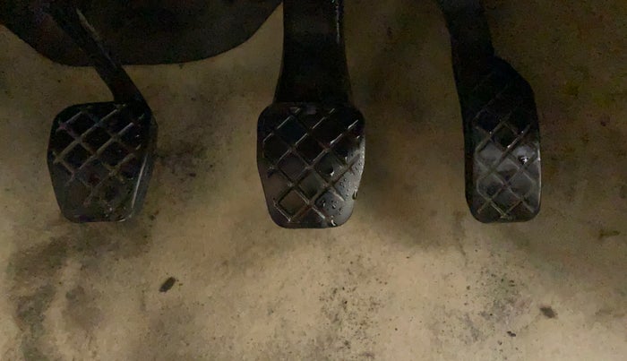 2011 Volkswagen Vento HIGHLINE 1.6 MPI, Petrol, Manual, 74,238 km, Pedals