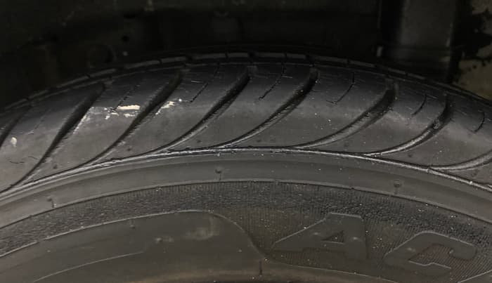 2012 Hyundai Eon SPORTZ, Petrol, Manual, 8,193 km, Left Rear Tyre Tread
