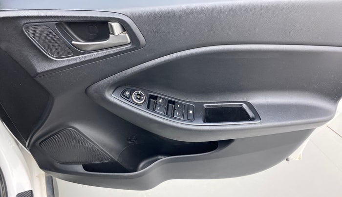 2016 Hyundai i20 Active 1.2 SX, Petrol, Manual, 69,098 km, Driver Side Door Panels Control