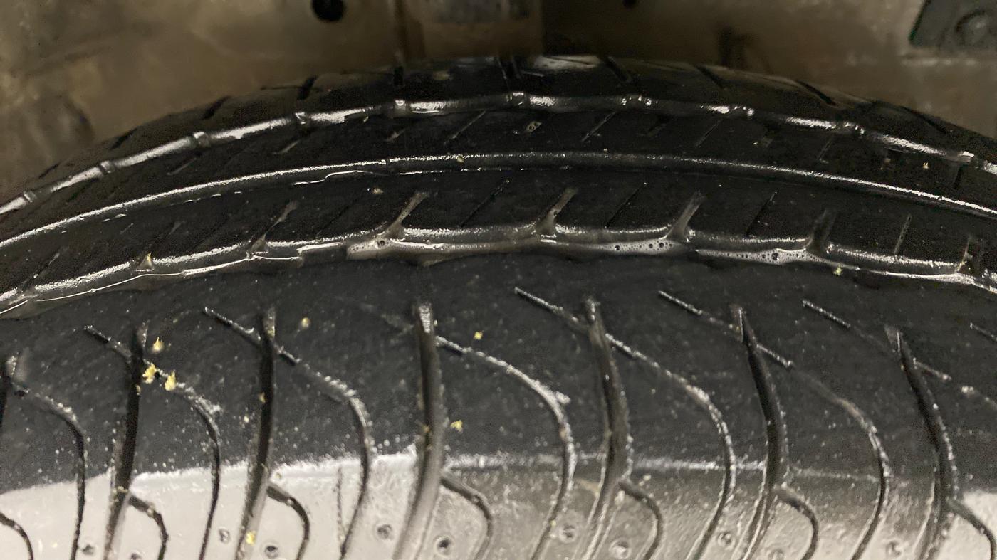 2013 Maruti Swift VDI, Diesel, Manual, 69,096 km, Right Front Tyre Tread
