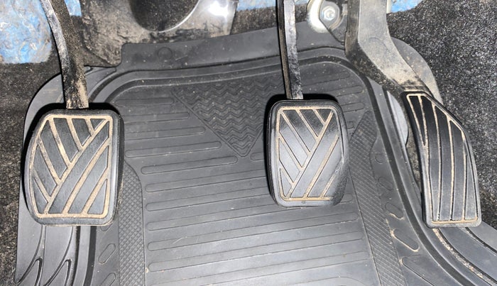 2013 Maruti Swift VDI, Diesel, Manual, 69,096 km, Pedals
