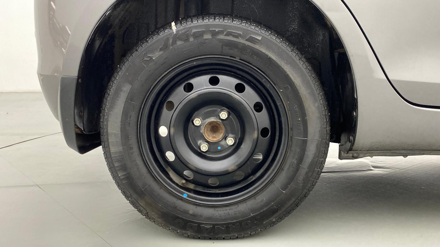 2013 Maruti Swift VDI, Diesel, Manual, 69,096 km, Right Rear Wheel