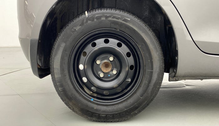 2013 Maruti Swift VDI, Diesel, Manual, 69,096 km, Right Rear Wheel