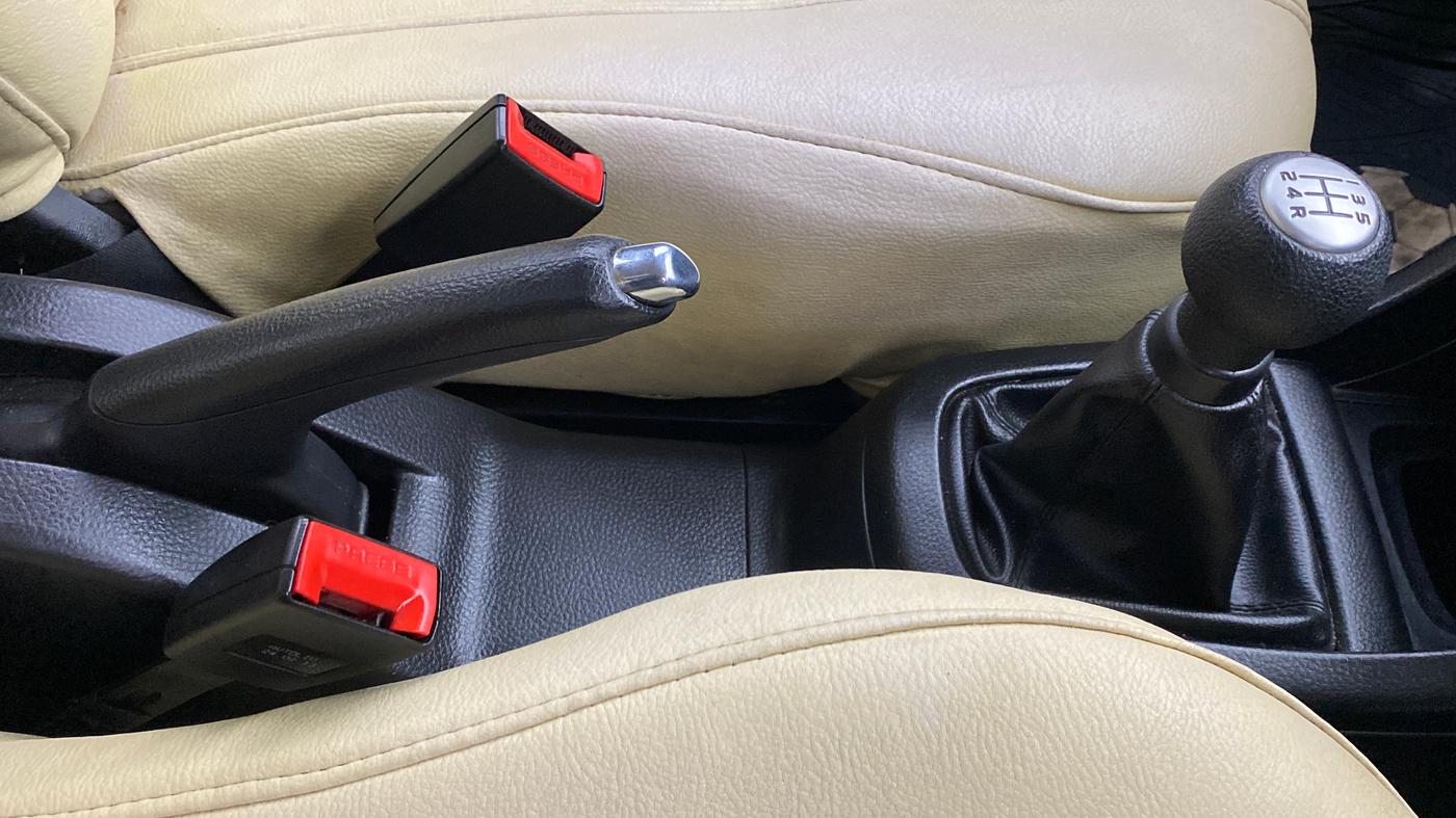 2013 Maruti Swift VDI, Diesel, Manual, 69,096 km, Gear Lever