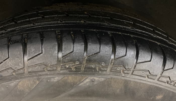 2013 Nissan Sunny XL DIESEL, Diesel, Manual, 1,08,300 km, Right Rear Tyre Tread