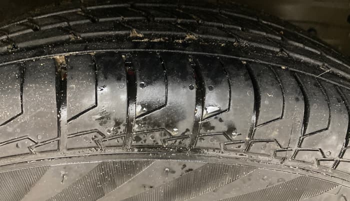 2013 Nissan Sunny XL DIESEL, Diesel, Manual, 1,08,300 km, Right Front Tyre Tread