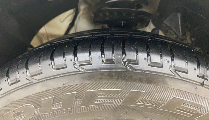 2019 Mahindra XUV300 W8 1.5 DIESEL, Diesel, Manual, 68,966 km, Left Front Tyre Tread