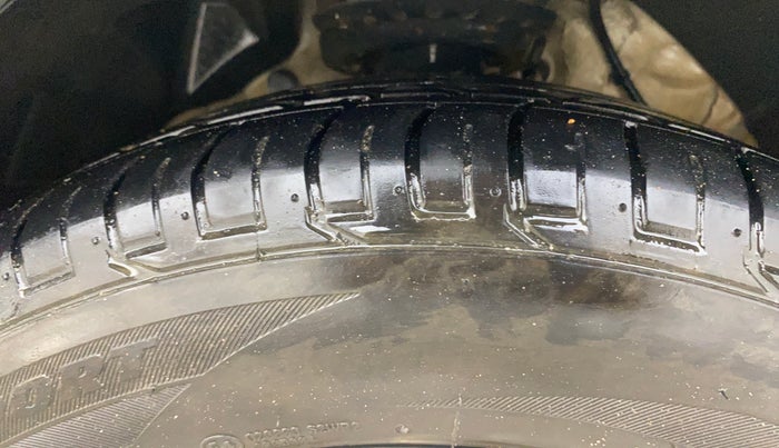 2019 Mahindra XUV300 W8 1.5 DIESEL, Diesel, Manual, 68,966 km, Right Front Tyre Tread