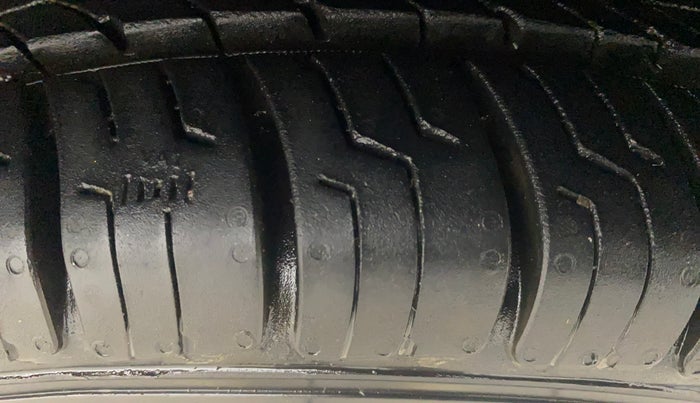 2016 Datsun Redi Go S, Petrol, Manual, 47,887 km, Right Front Tyre Tread