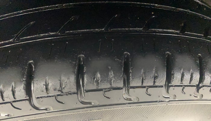 2016 Datsun Redi Go S, Petrol, Manual, 47,887 km, Right Rear Tyre Tread