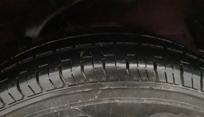 2014 Hyundai i10 SPORTZ 1.1, Petrol, Manual, 33,676 km, Left Rear Tyre Tread