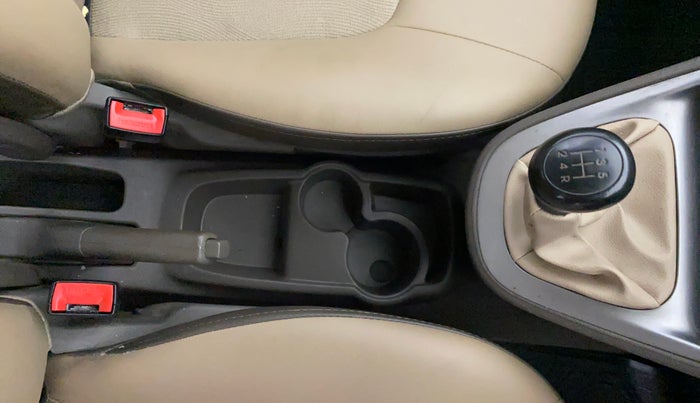 2014 Hyundai i10 SPORTZ 1.1, Petrol, Manual, 33,676 km, Gear Lever