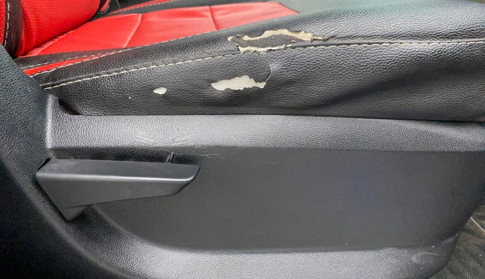 2017 Mahindra Kuv100 K4 6 STR, Petrol, Manual, 20,839 km, Driver Side Adjustment Panel