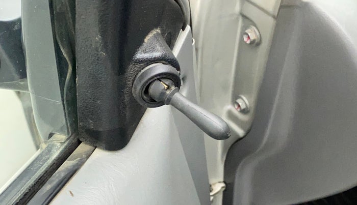 2011 Maruti Alto K10 LXI, Petrol, Manual, 23,584 km, Left rear-view mirror - ORVM knob broken and not working