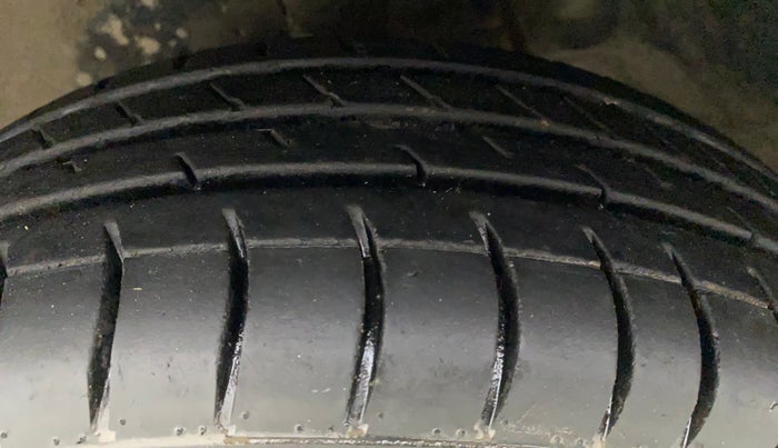 2011 Maruti Alto K10 LXI, Petrol, Manual, 23,584 km, Left Front Tyre Tread