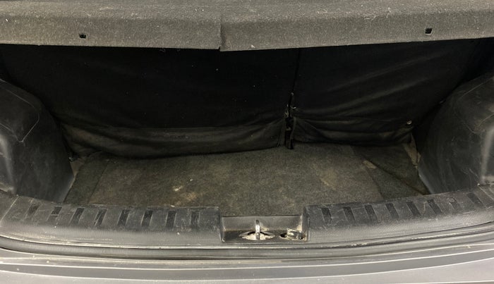 2017 Maruti Swift LXI (O), Petrol, Manual, 79,321 km, Boot Inside