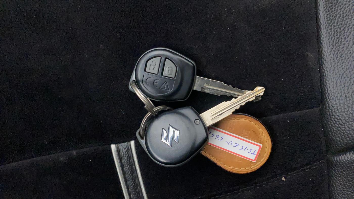 2018 Maruti Swift VXI, Petrol, Manual, 26,689 km, Key Close Up