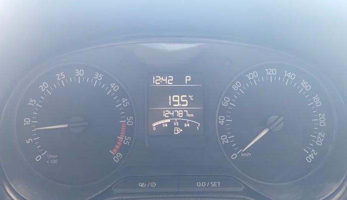 2018 Skoda Rapid AMBITION 1.5 TDI AT, Diesel, Automatic, 1,24,743 km, Odometer Image