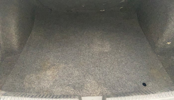 2018 Skoda Rapid AMBITION 1.5 TDI AT, Diesel, Automatic, 1,24,743 km, Boot Inside